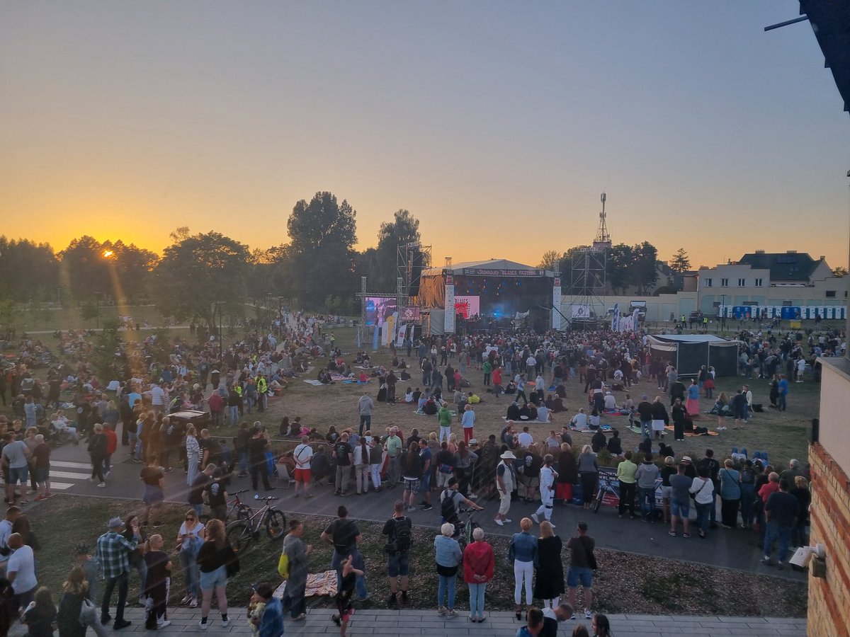 crenkiewicz's tweet photo. Suwałki Blues Festival 2023 przeszedł już do historii. Dziękuję za trzydniową bluesową ucztę, która była wspolnym dziełem wielu artystów, organizatorów i sponsorów. Redaktora J. Chojnackiego witamy wśród honorowych obywateli Suwałk. https://t.co/EKyg7yHn1s
