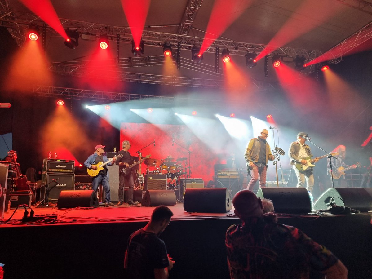 crenkiewicz's tweet photo. Suwałki Blues Festival 2023 przeszedł już do historii. Dziękuję za trzydniową bluesową ucztę, która była wspolnym dziełem wielu artystów, organizatorów i sponsorów. Redaktora J. Chojnackiego witamy wśród honorowych obywateli Suwałk. https://t.co/EKyg7yHn1s