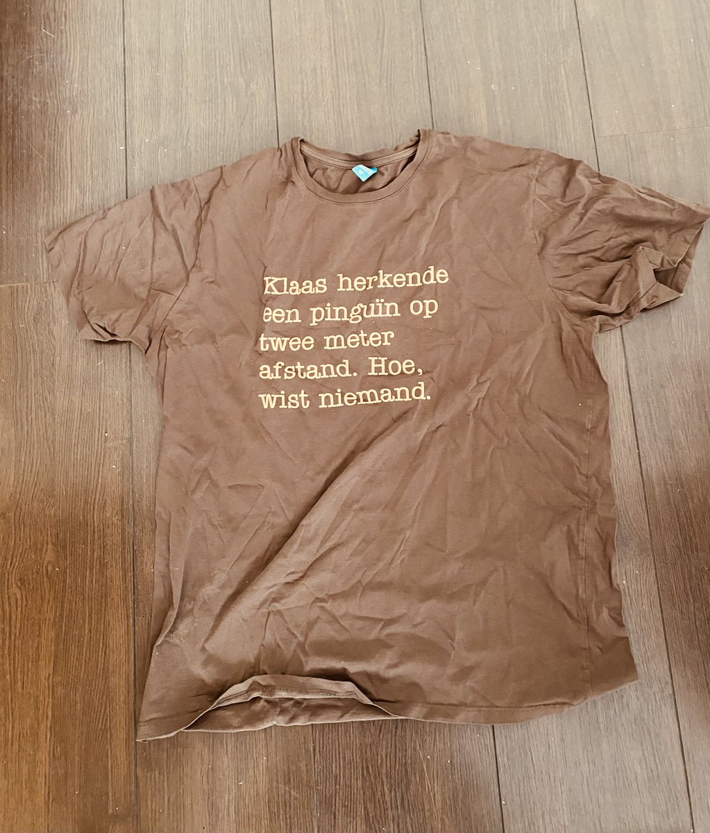 dijkshoorn's tweet image. Vind achter in mijn kast deze oude merchandise. #klaas