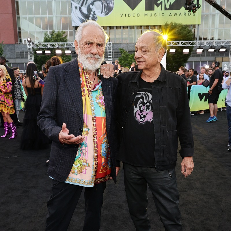 tommychong's tweet photo. You forgot something…