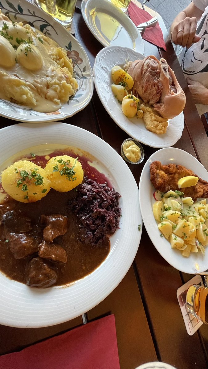 Berlin 🇩🇪🖤♥️💛