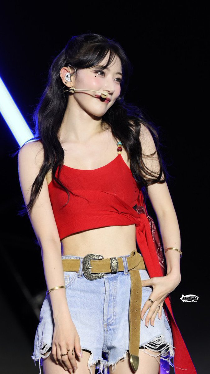 attack_pink's tweet image. 완전 백설공주야 ♡ ~~~~~~
반머리한 것도 너무 이쁘다 &amp;gt;\\\&amp;lt; ~ !! 

Cr. weibo 草莓牛奶味的Haru