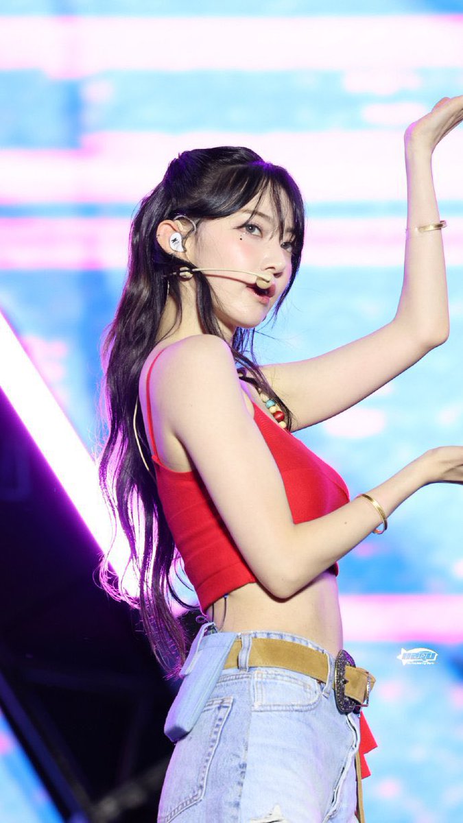 attack_pink's tweet image. 완전 백설공주야 ♡ ~~~~~~
반머리한 것도 너무 이쁘다 &amp;gt;\\\&amp;lt; ~ !! 

Cr. weibo 草莓牛奶味的Haru