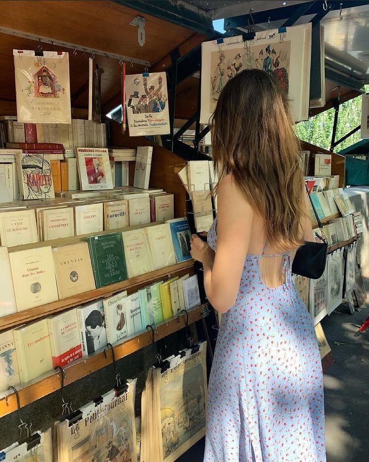 lavenderderya's tweet photo. favourite place? bookstores. https://t.co/kqlSwxo4u9