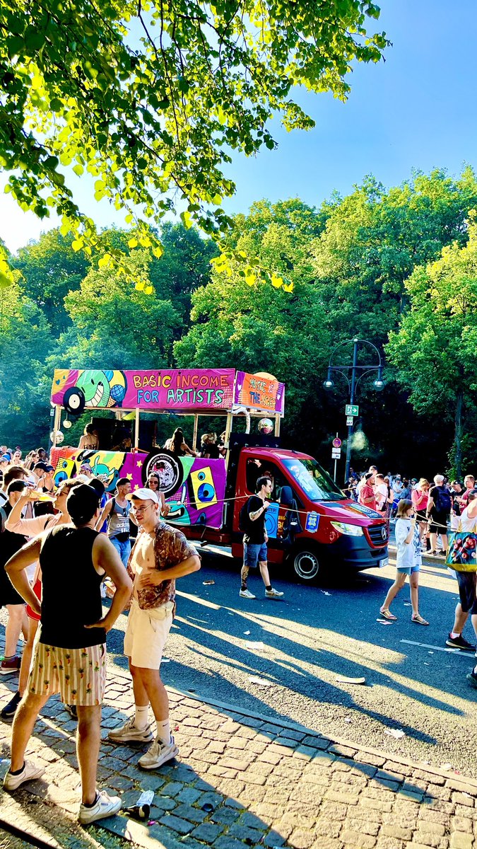 Basic Income for Artist✊✊✊