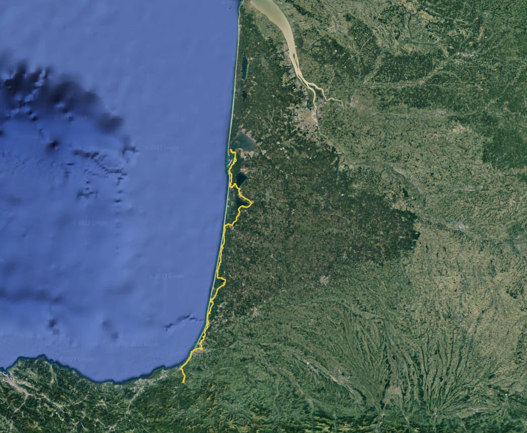 Relier le Cap-Ferret au sommet de la Rhune par la nage (5 km), le vélo (225 km du Moulleau à Ascain) et la course (7 km avec 900m de dénivelé) a été l’exploit de Pierre-Francois le we dernier. Merci à #Transostrea, Robin et Marcos d’avoir accompagné mon fils dans son odyssée 👏👏
