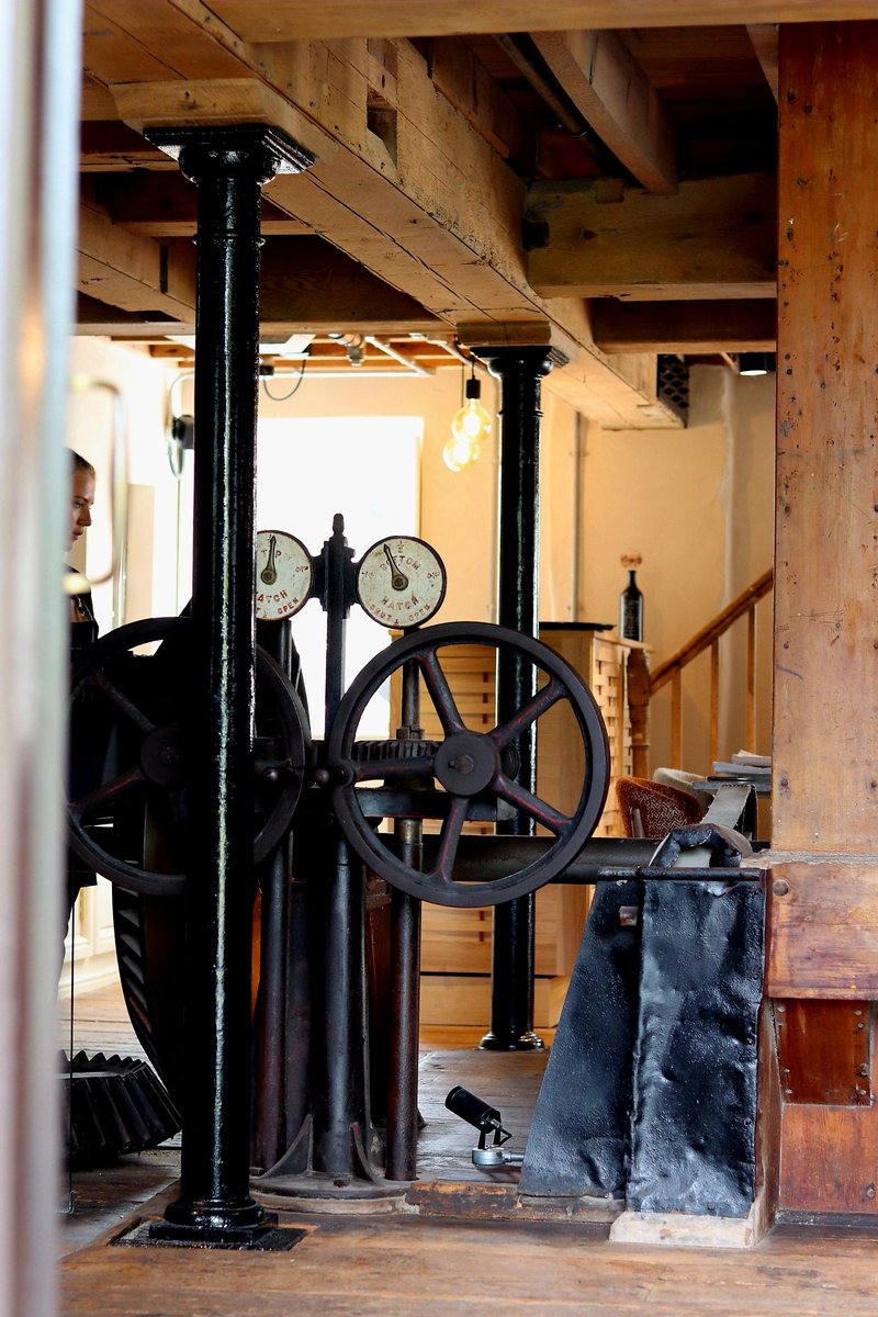 This beautiful converted flour mill in Sir Benfro has recently had a 3 million makeover and is now home to a charming restaurant that champions Welsh produce. Surrounded by river, lake, and woodland. You will dine in the middle of the mill's old machinery with views to die for.