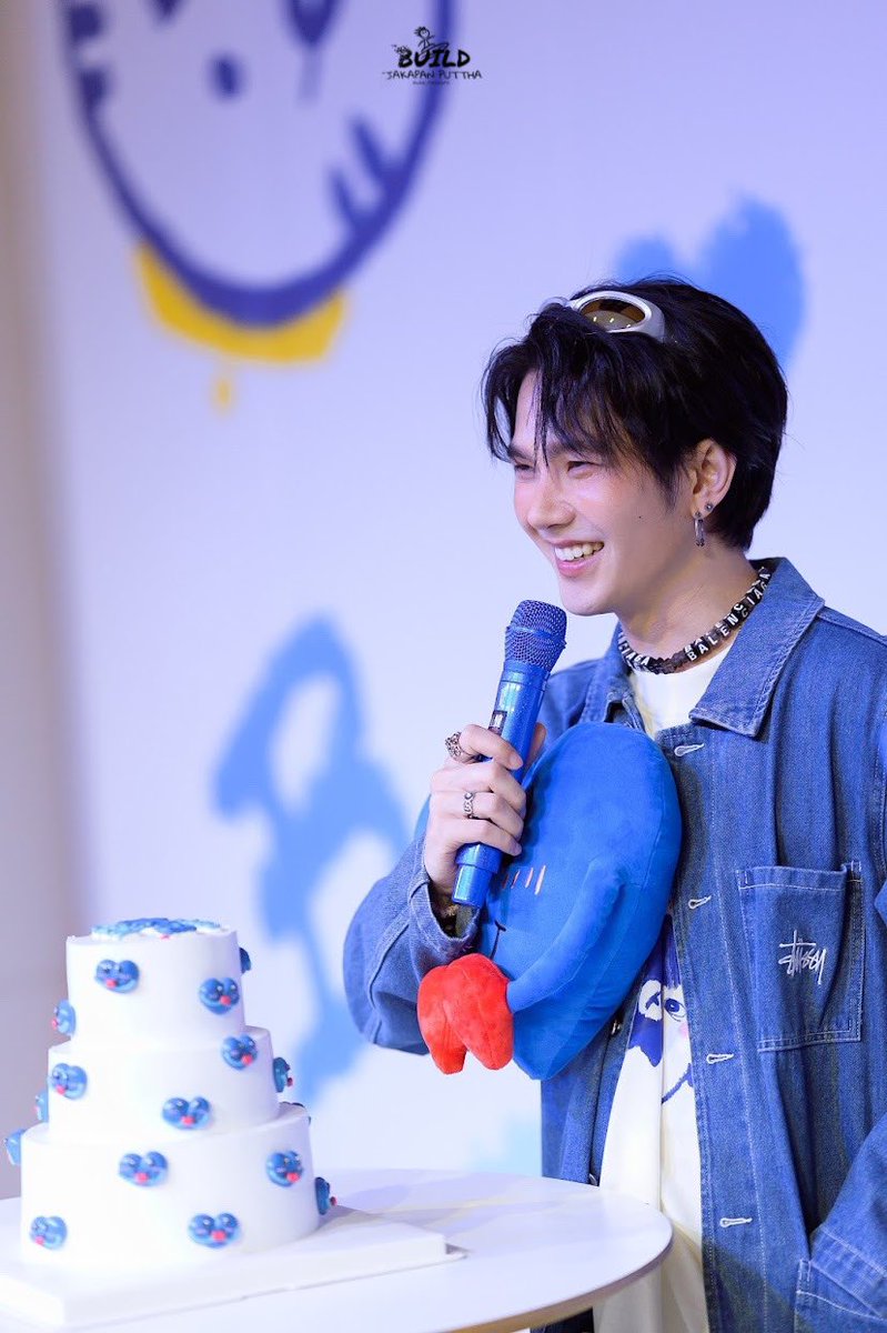 คิดถึงกันอยู่หรือป๊าววน้าาา 😼🤔 ทำไรกันอยู่? วันนี้ทุกคนได้เมนูตอนเย็นทานยางงง 😘💙 “วันนี้มีวันที่ดีกันใช่มั๊ยย’’

#BuildJakapan <a href="/JakeB4rever/">BIU.</a>
#Beyourluve