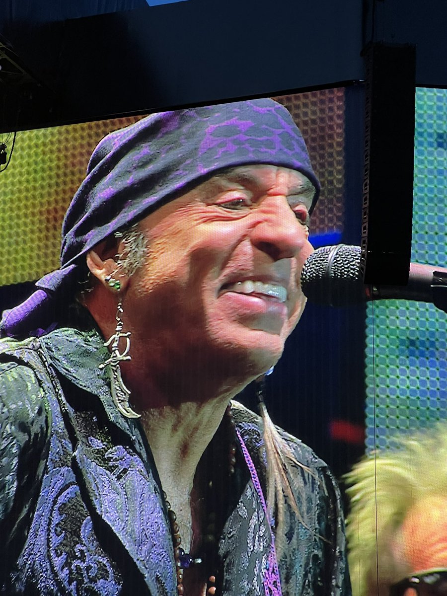 Lui Forni (@forniluig) on Twitter photo This guy. And a purple Rickenbacker. So very cool. Perhaps I’ll try crowd funding to raise the funds. Unless of course Stevie has a spare!! 20+ times and they never fail to deliver. Brilliant. Thanks E Street Band! <a href="/StevieVanZandt/">🇺🇸🕉🇺🇦🟦Stevie Van Zandt☮️💙</a> <a href="/slgold777/">stuart goldstein</a> <a href="/jaykoyner/">Jay Koyner</a> This guy. And a purple Rickenbacker. So very cool. Perhaps I’ll try crowd funding to raise the funds. Unless of course Stevie has a spare!! 20+ times and they never fail to deliver. Brilliant. Thanks E Street Band! <a href="/StevieVanZandt/">🇺🇸🕉🇺🇦🟦Stevie Van Zandt☮️💙</a> <a href="/slgold777/">stuart goldstein</a> <a href="/jaykoyner/">Jay Koyner</a>