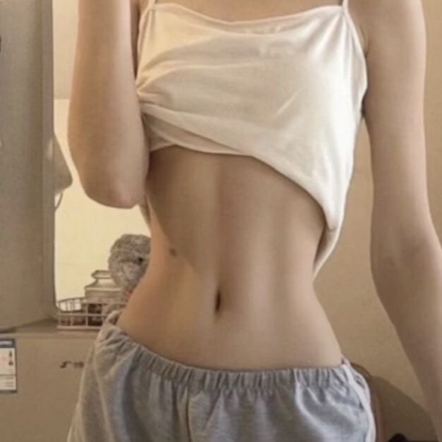 starviingtea's tweet photo. i'm not hungry.
i get full easily.
i'm losing weight.
i'm reaching my goal. https://t.co/obsHUGMvul