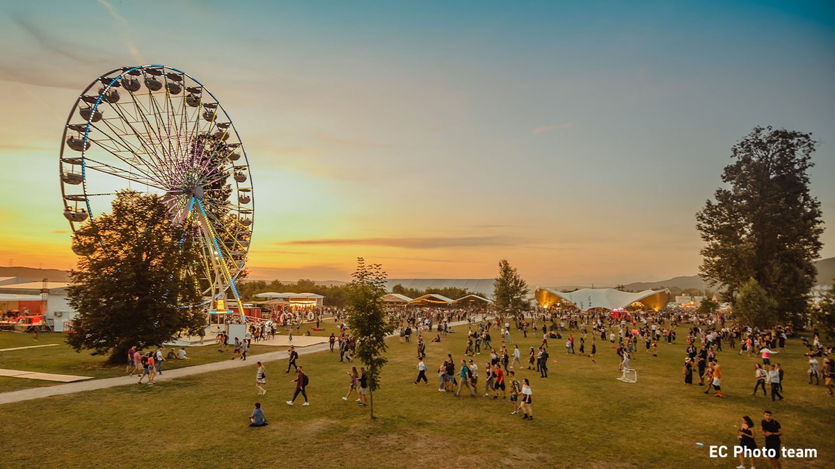 visiteurope's tweet photo. From July 19-23, Banffy Castle in Romania comes to life with music👩🎤🎹!
The Electric Castle festival is a 5-day extravaganza of sizzling music & new media in the breathtaking 15th century surroundings.
Want an extraordinary musical experience? #VisitEurope #CreativelyCurious https://t.co/e9AzVoR4a7