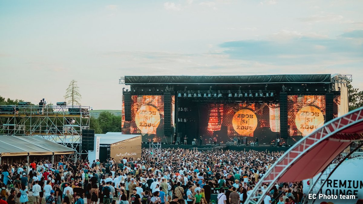 visiteurope's tweet photo. From July 19-23, Banffy Castle in Romania comes to life with music👩🎤🎹!
The Electric Castle festival is a 5-day extravaganza of sizzling music & new media in the breathtaking 15th century surroundings.
Want an extraordinary musical experience? #VisitEurope #CreativelyCurious https://t.co/e9AzVoR4a7