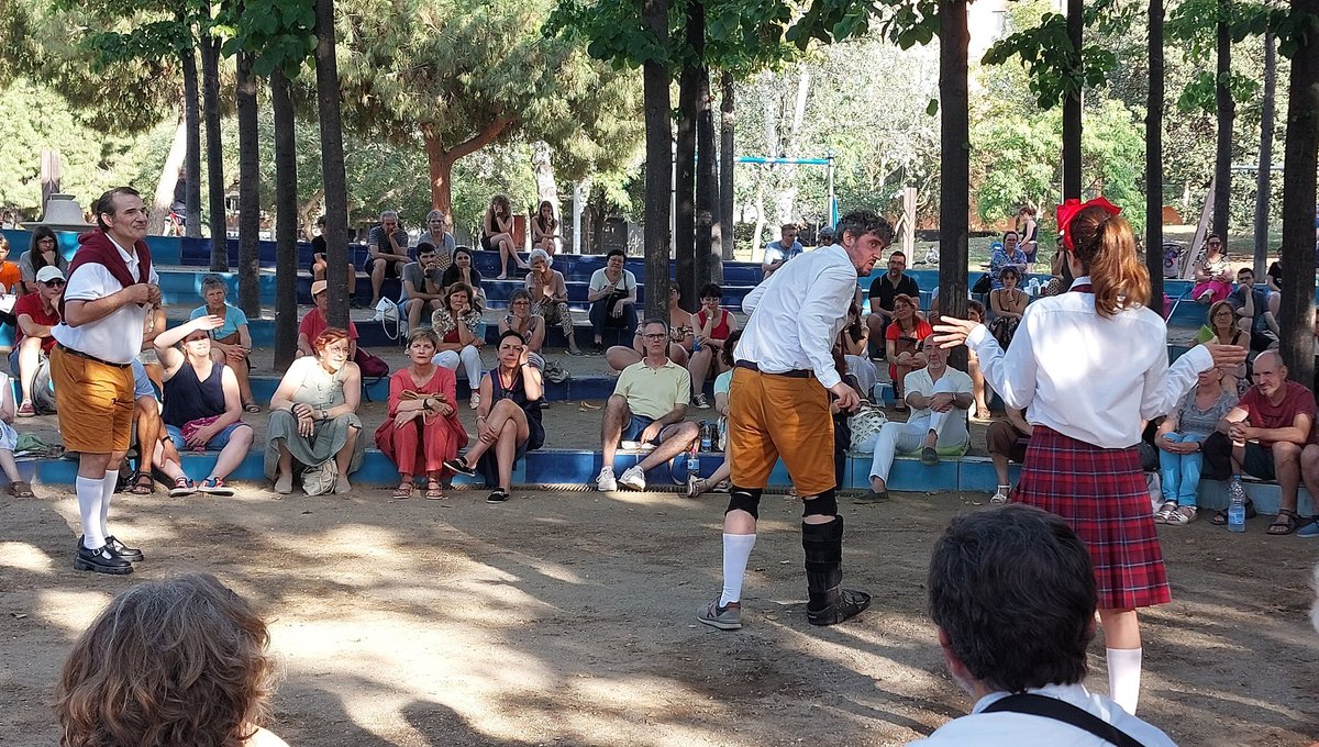 Arriba l'estiu i arriba @ParkShakespeare. Una magnífica tradició estival que ens remou la consciència alhora que ens treu un somriure. Visca el rei #RicardIIIPSH 👑 Pd.A casa enamorats sempre de l'<a href="/arilalari/">Ariadna Matas</a> i <a href="/JPGB1975/">José Pedro Garcia</a> 😍