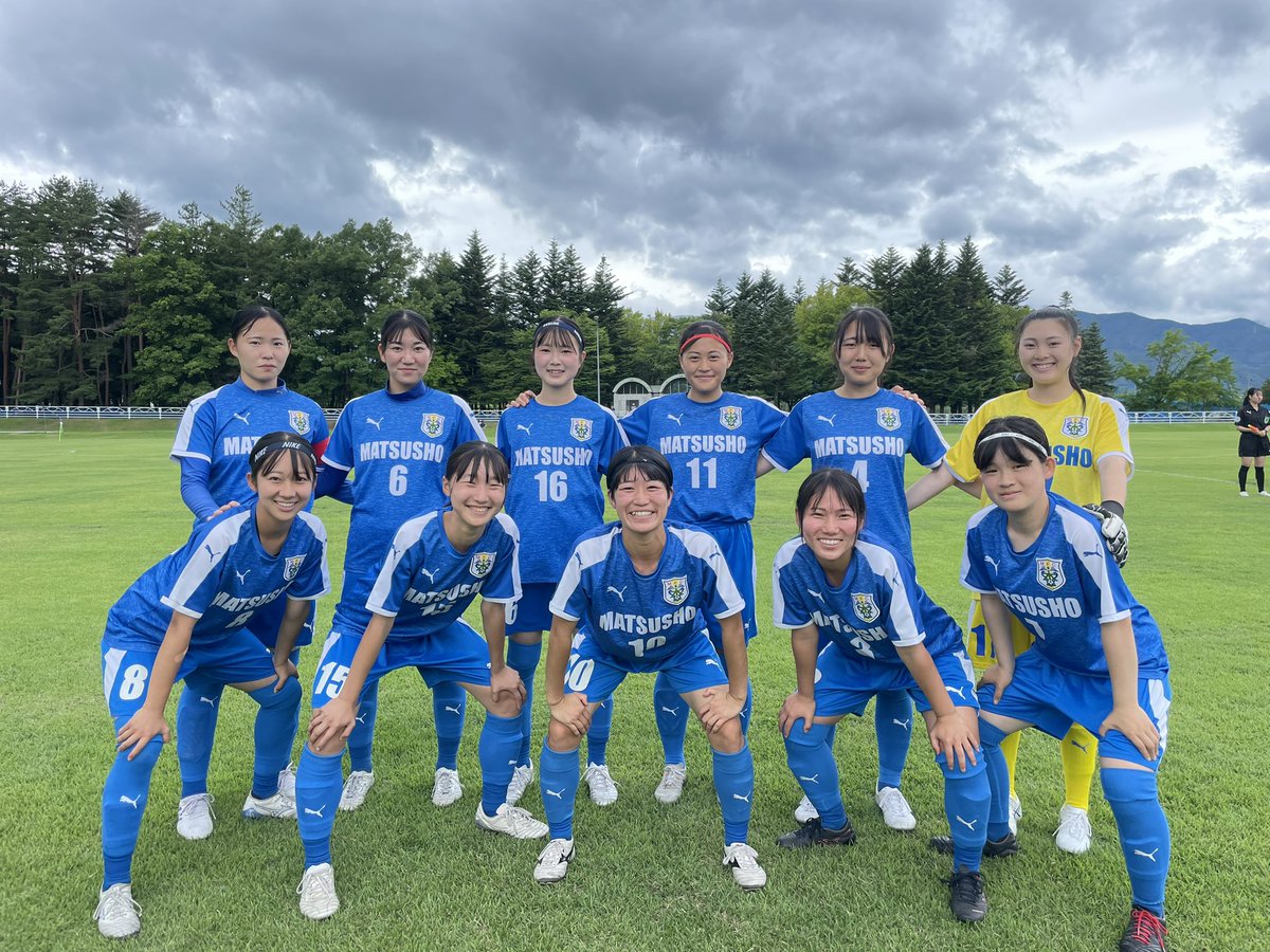 mfcl2012's tweet photo. 北信越女子U-18サッカーリーグ2023
後期1節

松商学園ｰ北越(新潟県)
前半2-1
後半3-1
合計5-1

得点者  ことは2  ゆき  ゆづき  はなの

松商祭（文化祭）真っ只中！
後夜祭スタートには遅れまいと、撤収の早さはピカイチでした。
攻守の切り替え(?)は⚽でも大事です‼️ https://t.co/HsAUhZOmNI