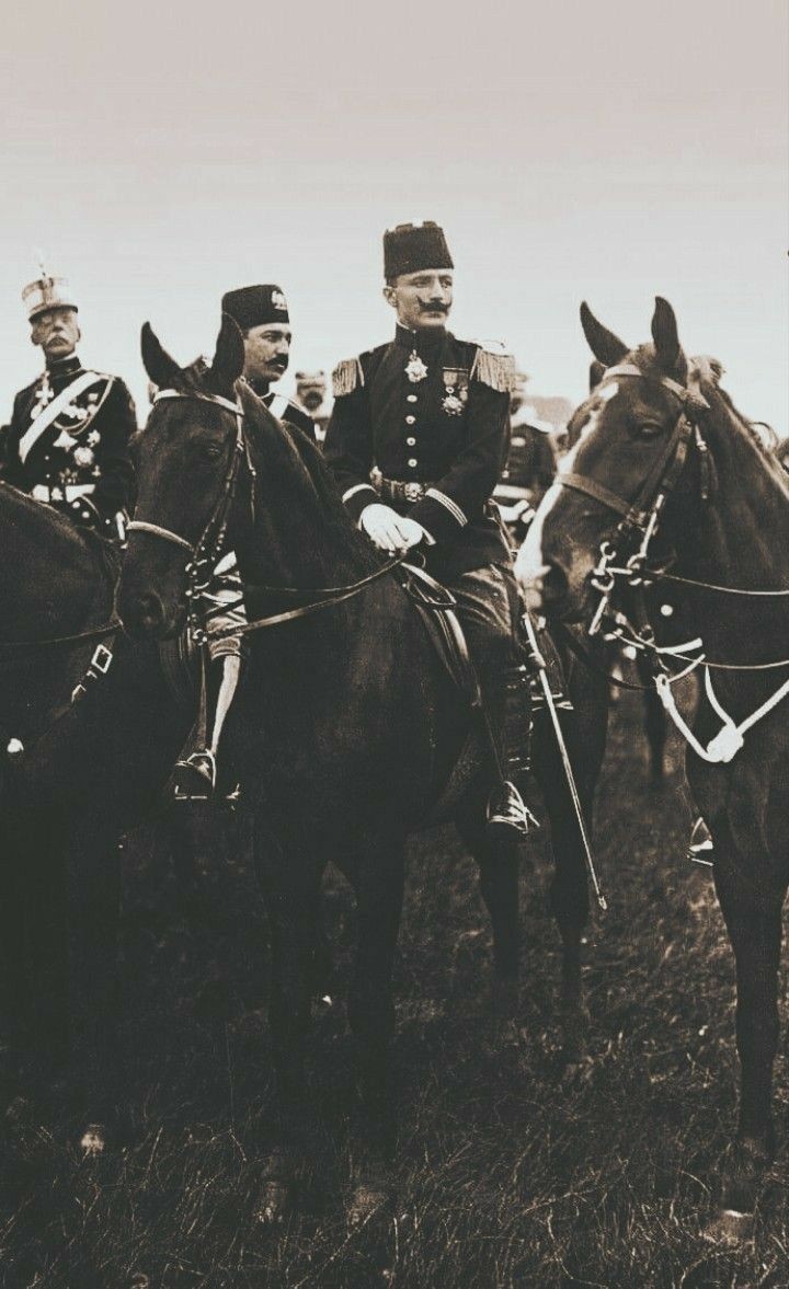 Harbiye Nâzırı İsmail Enver Paşa