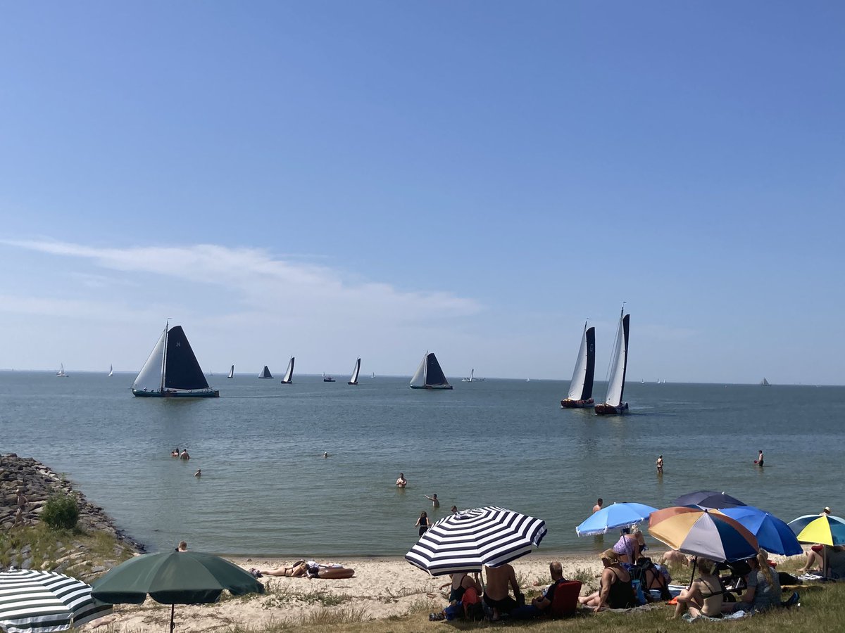 Grou werd gisteren de winnaar van een zonovergoten Foarwedstriid bij Stavoren.
Lees het bericht op onze website: skutsjesilen.nl/nieuws/2023/gr…
#SKS23