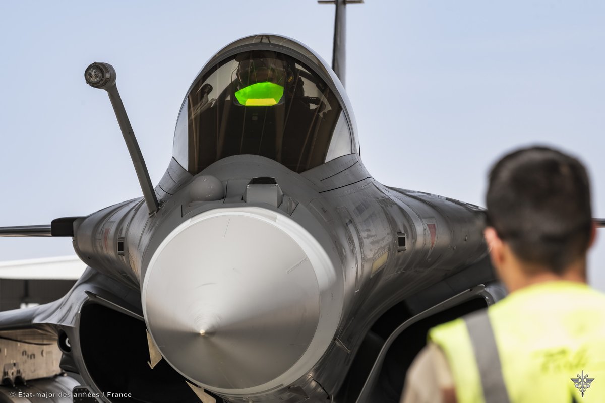 EtatMajorFR's tweet photo. #Chammal | Du 1er au 30/06 inclus, les aéronefs 🇫🇷 @Armee_de_lair déployés dans le cadre de @CJTFOIR ont réalisé 70 sorties, dans l'ensemble du spectre des missions aériennes:
➡️ Défense et surveillance de l'espace aérien
➡️ Close Air Support
➡️ reconnaissance
#LaMissionContinue https://t.co/KJHk8krfQG