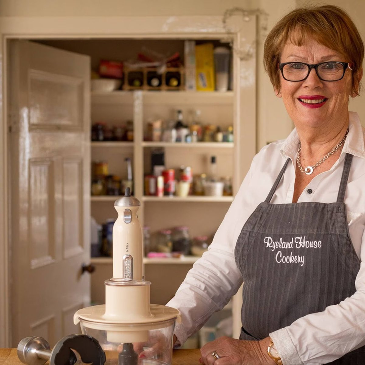 Develop your cooking skills with the experts at #Kilkenny's cookery schools 🧑‍🍳

Bake up a storm with Laura &amp; Rory at <a href="/cakefacepastry/">cakeface</a>, level up your dinners with <a href="/EdwardHayden/">Edward Hayden</a> &amp; integrate local produce into your dishes with <a href="/anneneary/">Ryelandhousecookery</a>.

#VisitKilkenny #SummerInKilkennyIsBuzzing