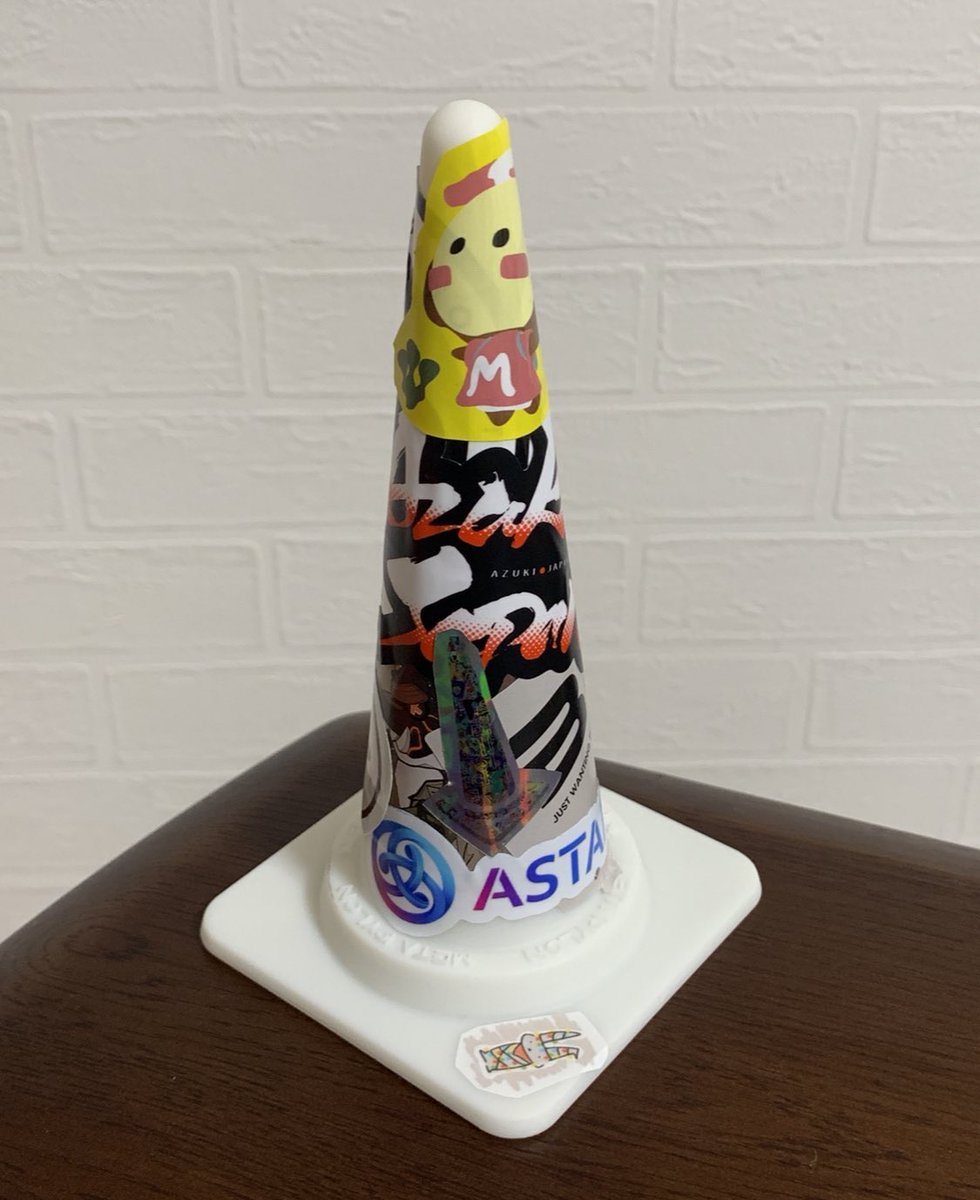 nony_kun's tweet image. Nコレでもらったパイロンにステッカーをペタペタ貼ってみました。

@MetaPylon 
#MetaPylon