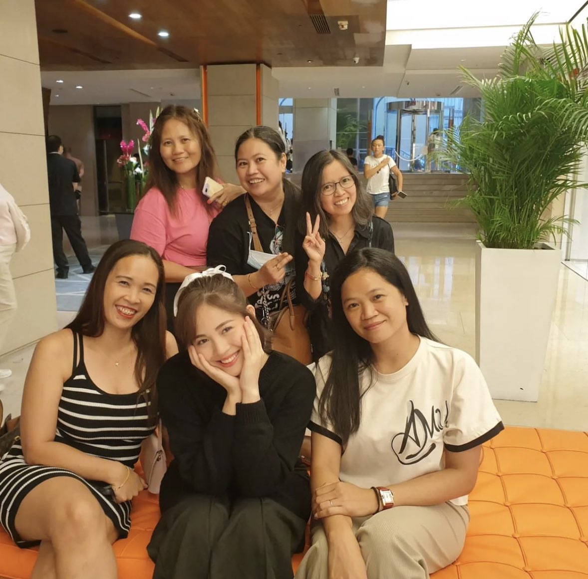 bestofjanella's tweet photo. Janella with some fans 💖 https://t.co/4rhfJGfrAS