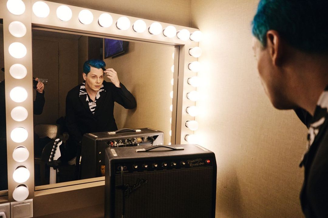 Wishing a happy birthday to a guitar legend, Jack White! 