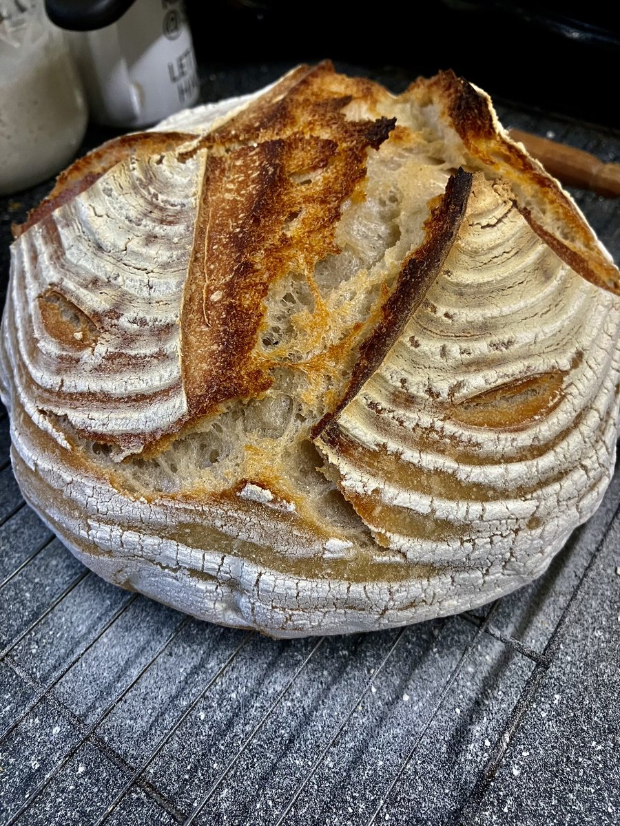 tantrictrevbbq's tweet image. Fresh out of the oven. I really like making my own sourdough. #homebreadmaking #breadmaking #sourdoughbread