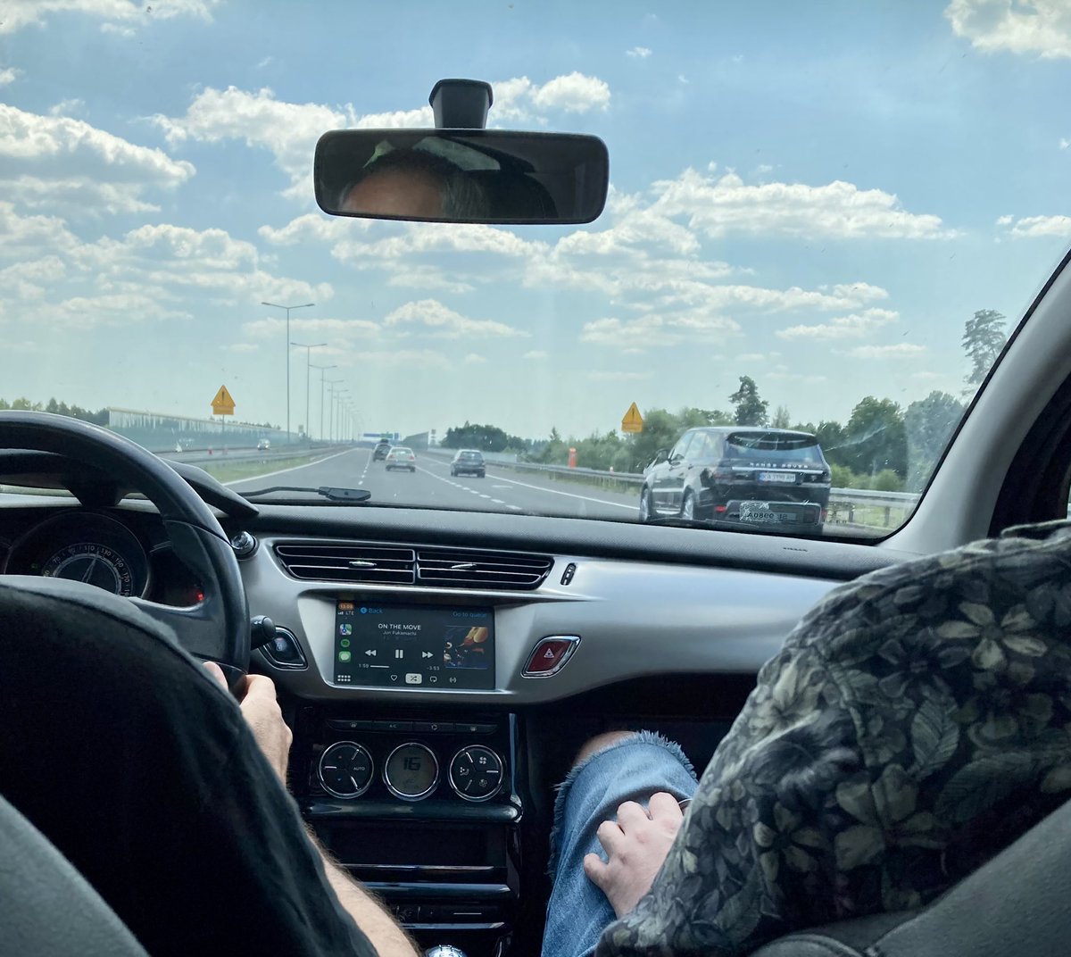 POV: you’re in stylometry car heading to <a href="/DH2023Graz/">DH2023</a>, but you can only move using Manhattan distance 

(joke credit <a href="/tonyamartt/">Tonya Martynenko</a>)