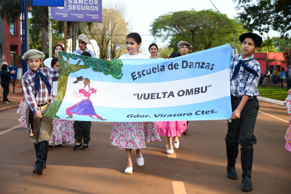 VirasoroMuni's tweet photo. Para el cierre, se presentó el Ballet Martín Fierro, desfilaron agrupaciones tradicionalistas y Escuelas de Danzas. https://t.co/okjJJ6mKq8