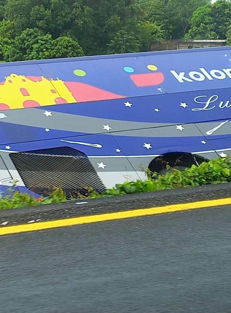 AlorNoticias's tweet photo. #AlorNoticias | 🔴 Camión de kolors termina volcado en autopista Acayucan-Cosoleacaque. 

https://t.co/Ew1IDn1TWp https://t.co/S4OIOyAKfl