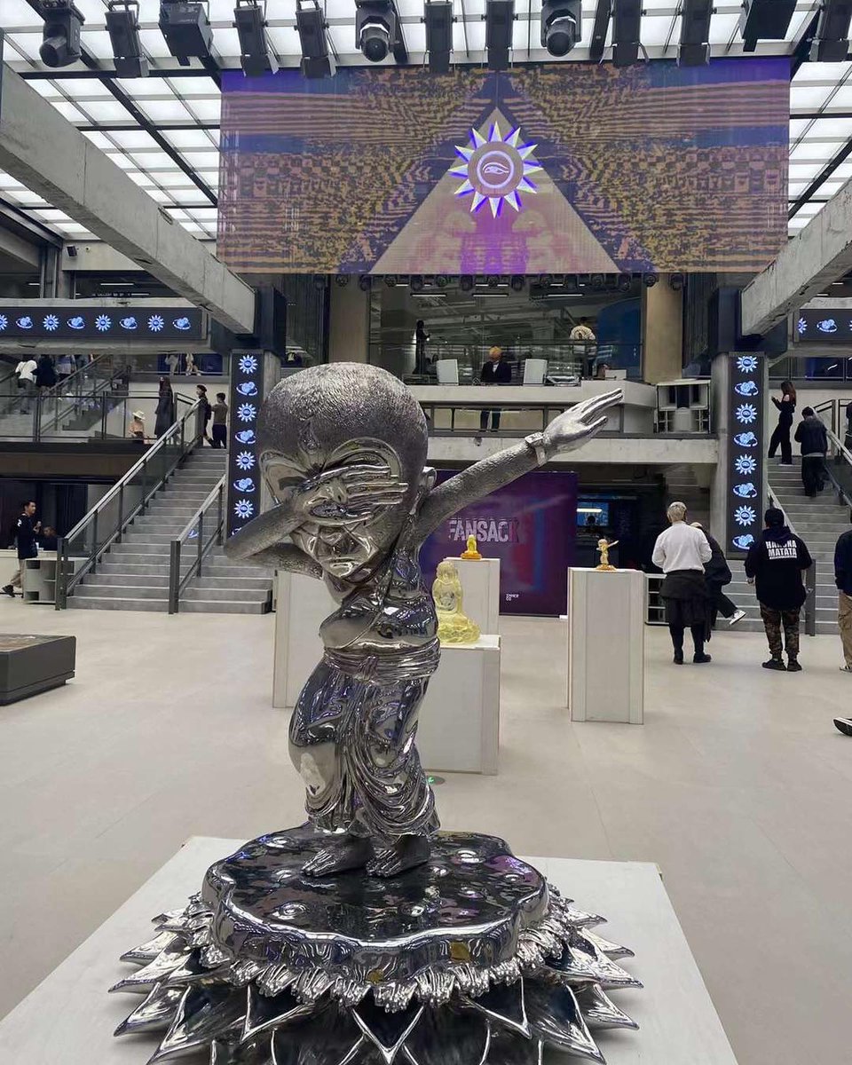 fansack3's tweet photo. Solo exhibition at COSMO Chengdu,this time I exhibited many different type of my works, include my steel and resin sculptures,canvas,print,peripheral products 🌸🌏🍎🍇🦄🦋/🌸🌷🍒🪐🍬🌏/#fansack
.
.
.
#popart #urbanart #canvas #sculpture #streetart https://t.co/rFLGIss1iL