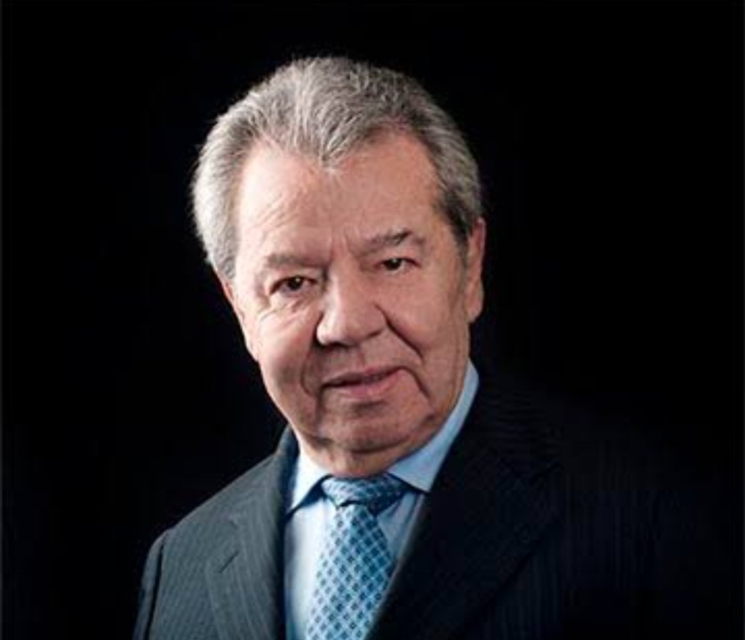 #ULTIMAHORA 
A los 89 años fallece @PMunozLedo quien fue presidente del PRI y fundador del PRD, además de haber ocupado cargos políticos y diplomáticos. #MuñozLedo #PorfirioMuñozLedo