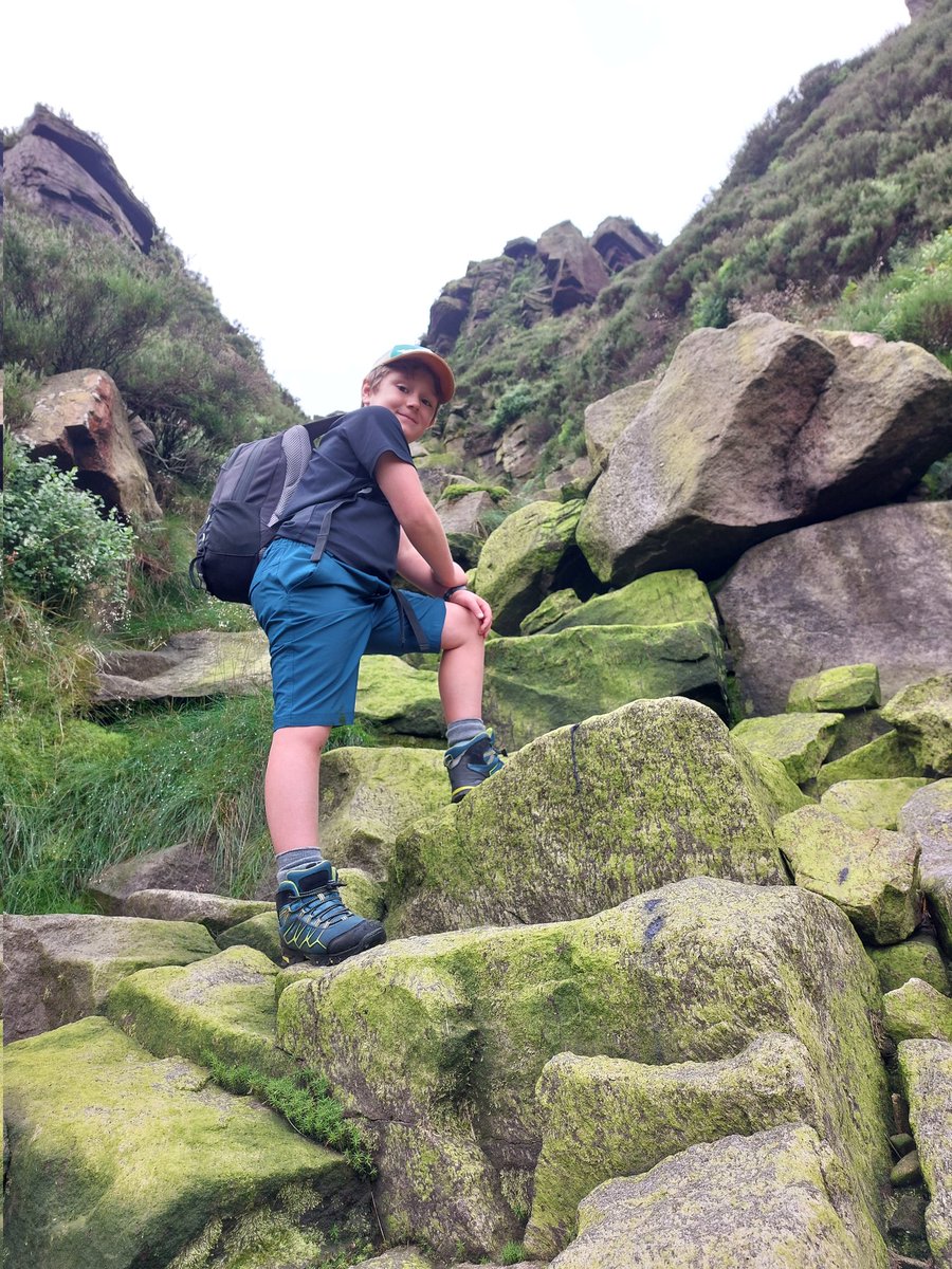 NikkiSatchwell's tweet photo. Mark's birthday scramble choice! He picked what we were doing today, it was a cracker, grade 2 scramble up wilderness gully east! #thesatchwellhikers #peakdistrict #dovestonereservoir @LeasStAndrews @LeasinghamScout https://t.co/igc4qqxuJC