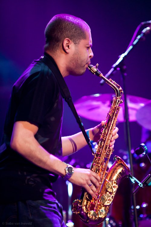 CapitalJazzClub's tweet photo. Good evening! The #CapitalJazzClub984, with #JacobAsiyo, & @KaimaMwiti, is now back in session. #NP, 'Covenant', off #AlexHan's *Spirit*. (2017).
Alto Sax, Synth: Alex Han
Drums: Corey Fonville
Bass: Marcus Miller
Guitar: Adam Agati
Piano: Frederico Peña
Trombone: James Burton. https://t.co/IW688e0qtE
