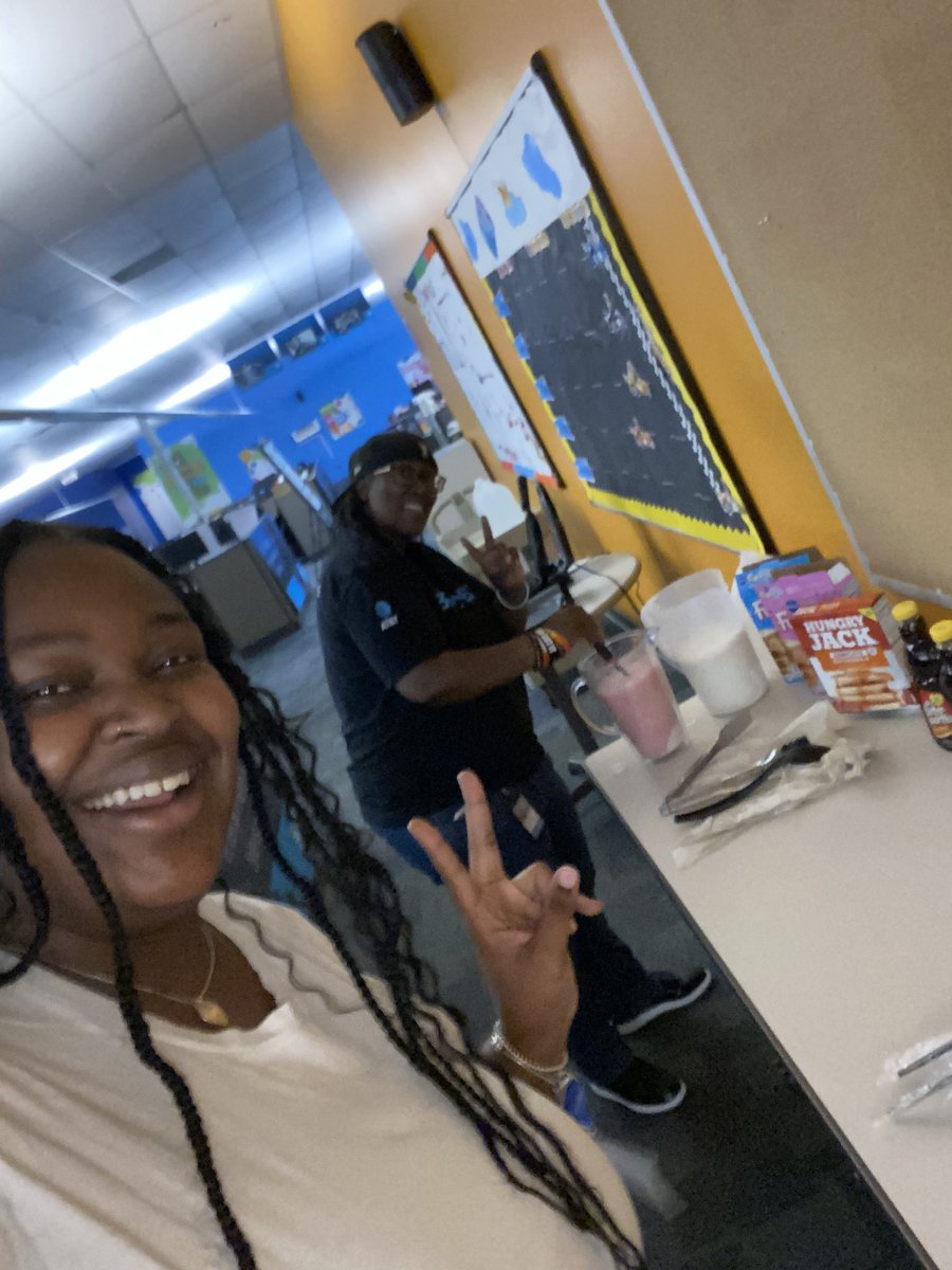 LexusG13's tweet photo. Waffle Sunday!! @FAYCallCenter @takisha79  @WeRtheNAC SUNDAY FUNDAY !!! #CRS https://t.co/s3SfqFvq1B