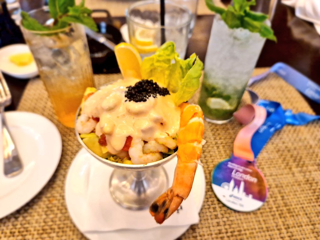 Haroon_Mota's tweet photo. @TheLondon10K @GarminUK @Muslim_Runners Always time for some treats before I leave London!
πGrosvenor House Hotel, Park Lane
#AsicsLDN10k https://t.co/tTdZfJFyMb