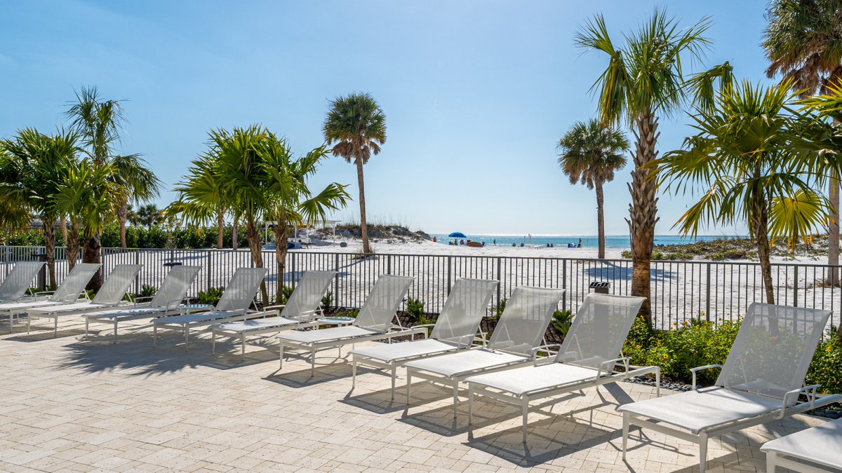 Beachsidemanag1's tweet photo. Take a look at these amazing beach front vacation rentals at Ten35 Seaside. Wow, just wow! 😎
💻 https://t.co/AqpiTlUx0T
📞 941-203-8058
#sarasota #siestakeyrentals #siestakeybeach #siestakey https://t.co/GAjqlq3juZ