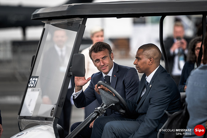 nicographie's tweet image. «Le Bourget Jour 1» La PHOTO du Jour du 19 juin 2023 #LaPhotoDuJour #JournalPhoto messyasz.fr/FDJ/32431 @parisairshow @GifasOfficiel #sipapress #SalonDuBourget #LeBourget #Airbus #bigjetplane @EmmanuelMacron @renault_fr #F35 #AirbusA321XLR