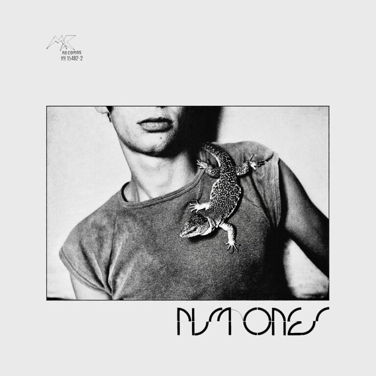 Me pasa lo mismo que a Michi: escucho los primeros acordes de una canción de aquellos años y me transportan a mi adolescencia.

#LasSieteMenosCuarto
#Pistones
<a href="/PistonesOficial/">PISTONES Oficial</a>.

youtube.com/watch?v=uzR-Ds…

Las canciones son la verdadera máquina del tiempo, sí.

#TuSonrisaSinTemblar