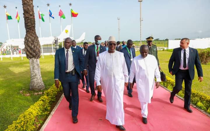 moussa_jalloh's tweet photo. Le Président @Macky_Sall  est arrivé à Bissau pour prendre part à la 63e Conférence des Chefs d’État et de Gouvernement de la Communauté Économique des États de l’Afrique de l’Ouest, la CEDEAO.
#kebetu https://t.co/7BgrW0y9ST