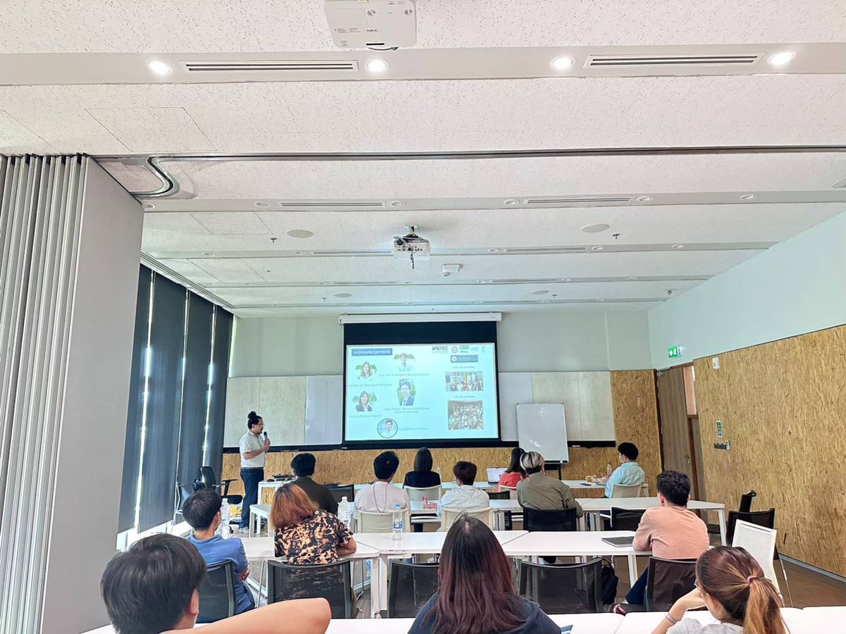 nopphon_we's tweet photo. Last two months were very special. Our group held four thesis defenses (Poysean, @vws97 , Ploy and Boom), and said goodbye to two of our pioneering members, @ApisitNmk and Ploy. Wish them best for their career and look forward to more great news from them! https://t.co/jWxfh62Hs3