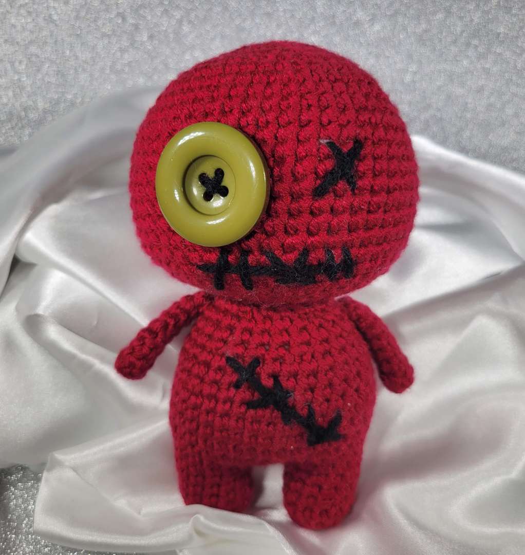 eldritch_stitch's tweet photo. 🧶🧶 Excited to share the latest additions to my #etsy shop: #handmade #crochet Voodoo Dolls  #voodoodoll #amigurumi #stuffedanimal #plushies #toys

🔗https://t.co/Qys1Sy2sZo https://t.co/6NjGgV7Vn5
