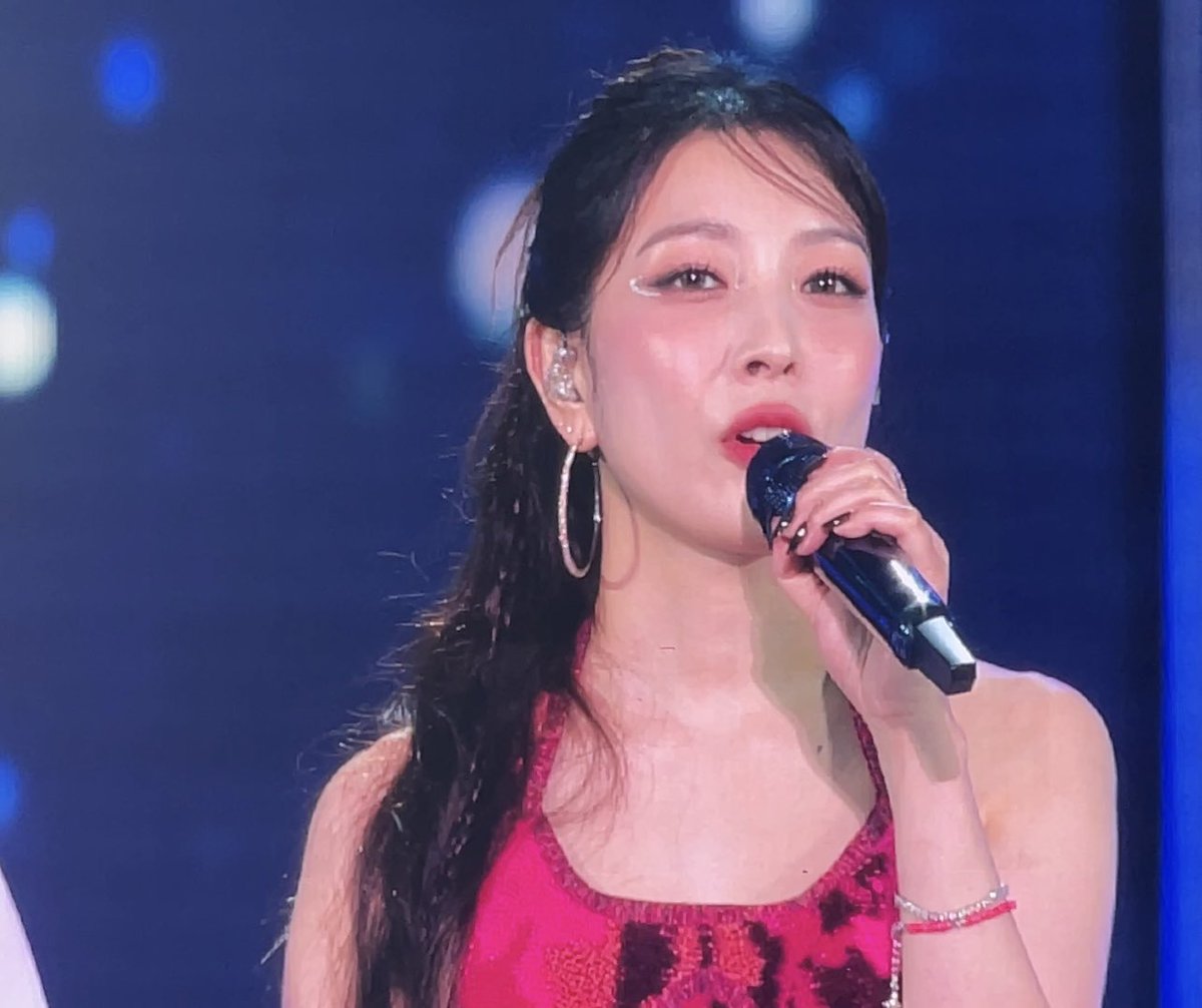 보느 오늘 미모ㅠ눈에 별 박았너ㅠ🌟🌟🥹