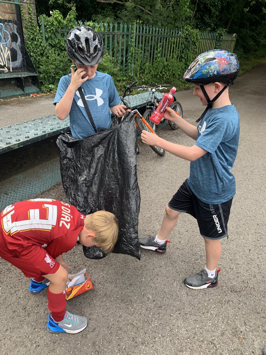 Sarahlloftus's tweet photo. @halewoodcofe @MandyMcknight84 #careinthecommunitylitterpicking #childrensuniversity Harry and Spencer Y6, Alfie Y5 and Sebastian Y3. finished off with a well done drink. 🥰 https://t.co/ZnfYSrUyvF