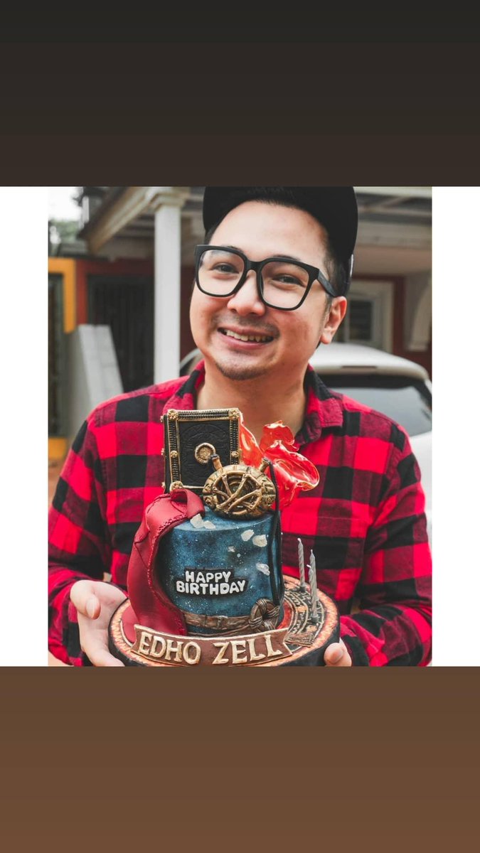 Happy 33rd Birthday, Abang @EdhoZell !!! 🎉🎉🎉🎂🎂🎂🍰🍰🍰🎊🎊🎊🎁🎁🎁
#KeluargaEl #EdhoPratama #LauraNatalyaSuciadi #BabyEl #StaySafe #StopCovid19 #KeluargaEdhoZell #TeamEdhoZell #EdhoZellDanKeluarga