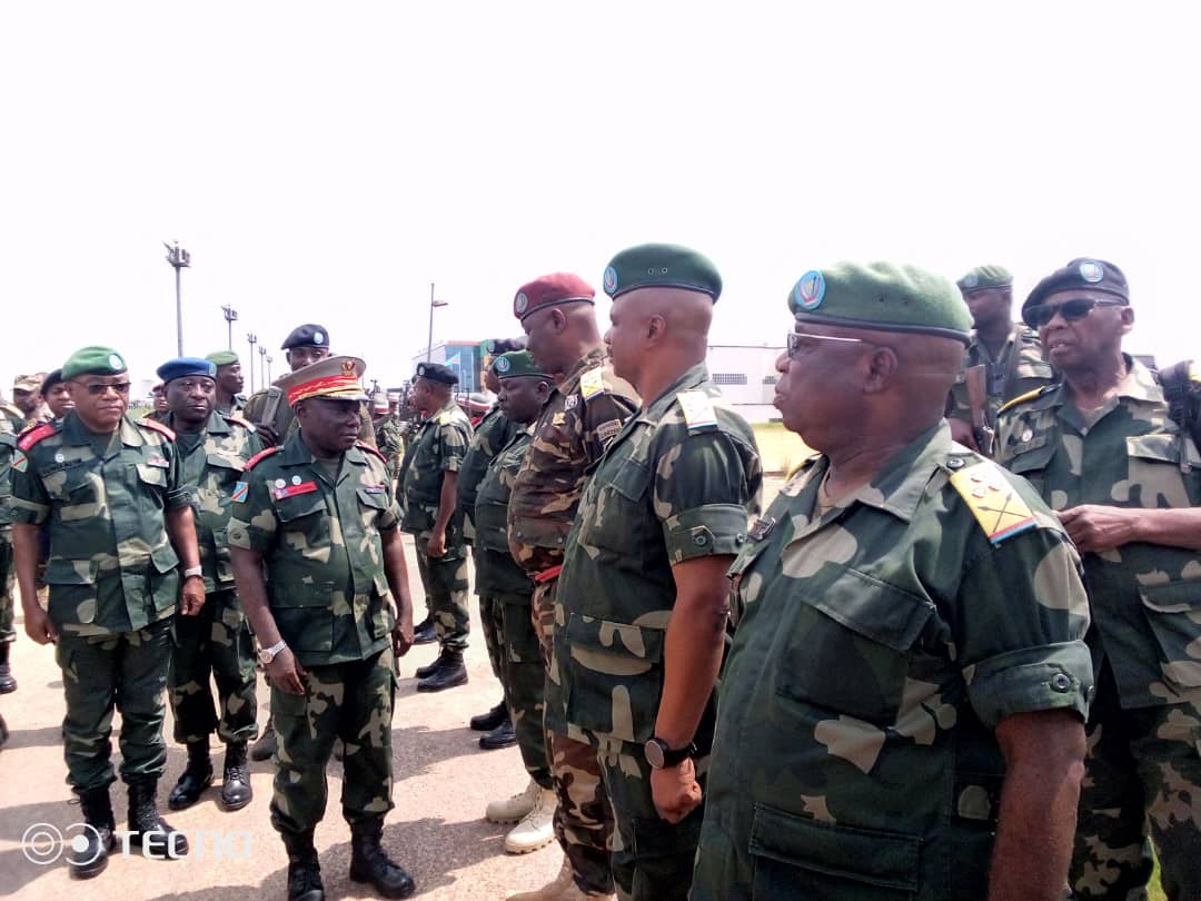 radiookapi's tweet photo. L'inspecteur général des FARDC est arrivé ce dimanche à Kisangani(Tshopo). Le général de corps d'armée Amisi Kumba dit être sur place  pour une mission d'inspection des militaires dans la 3e zone de défense,  en commençant par Kisangani.
L'objectif déclaré est de voir comment maîtriser les effectifs des militaires en vue de réorganiser les FARDC.