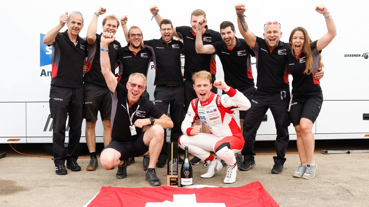PorscheSupercup's tweet photo. #PorscheMobil1Supercup – “I was lucky to survive the chaos in turn 3. After that, it was all about managing my race,” Alexander Fach said after scoring his maiden #Porsche #Supercup victory, the first for #FachAutoTech since 2018
#911GT3Cup https://t.co/5gc7mYOdDs