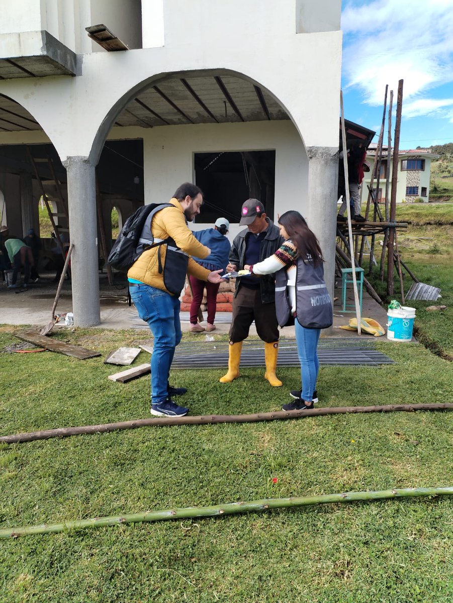 CNEAzuay's tweet photo. #CNEInforma | Nuestros funcionarios recorren la parroquia #OctavioCorderoPalacios del cantón #Cuenca para notificar a los Miembros de las Juntas Receptoras del Voto para las #EleccionesAnticipadas2023Ec. 🗳️🇪🇨

¡Sé responsable y fortalece la democracia de #Ecuador! https://t.co/tHfmcPXtMD
