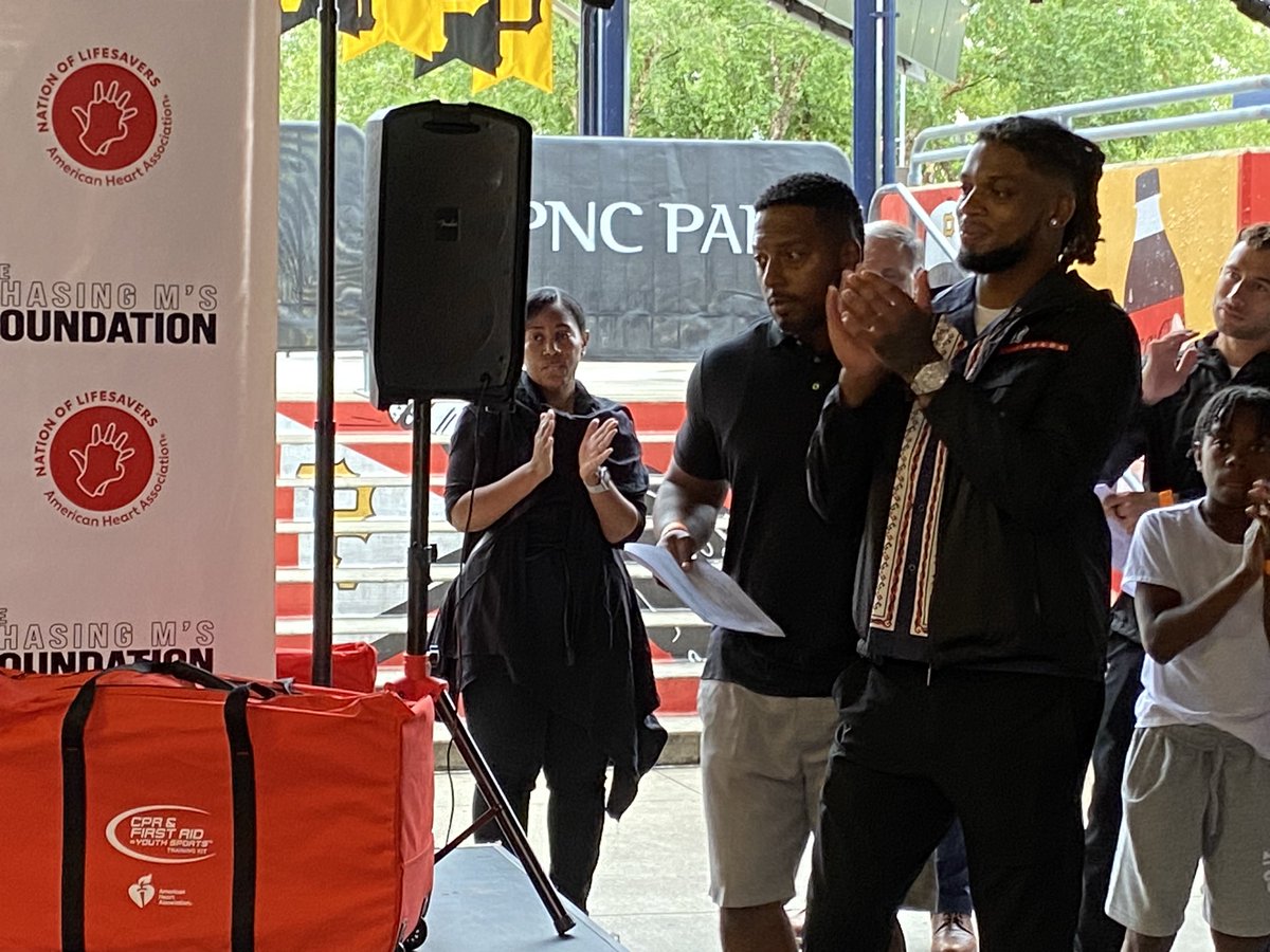 .<a href="/HamlinIsland/">𝐃𝐚𝐦𝐚𝐫 𝐇𝐚𝐦𝐥𝐢𝐧</a> helps Nancy Brown with the <a href="/PAAmericanHeart/">PAAmericanHeartAssociation</a> off a stage at <a href="/PNCParkEvents/">PNC Park Events</a> as they discuss the importance of CPR and knowledge of AED’s.  #WPXI