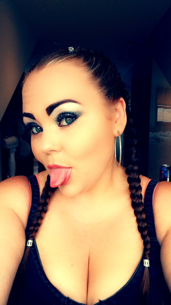 MrsLD10's tweet image. Time for my weekly sunday tweet.... "Im never drinking again!" 🤦‍♀️😂 #Hungover #drunk