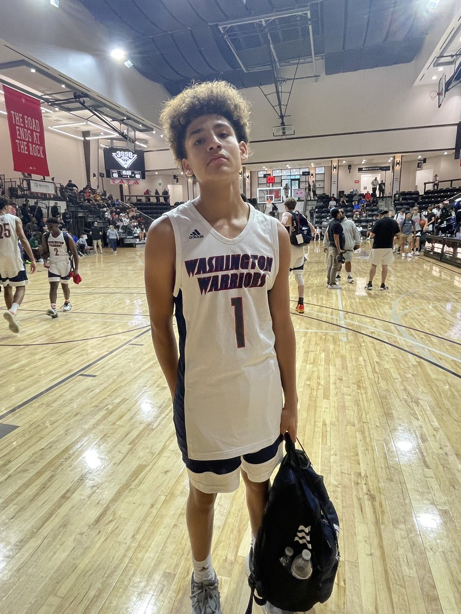 DMV has another great PG prospect in ‘26 <a href="/WashWarriorsAAU/">Washington Warriors AAU</a> /Alexandria City’s @Dariusbivins26 

11p 9a 4r 4s

Shifty PG played up+led his team to a 🏆,controlled pace and made the right read. Got his shooters going with 7a in the 1H+never let up. Hit shots+finished well at the rim